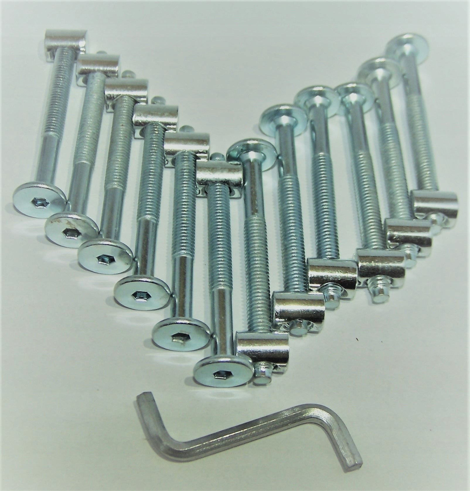 12 PIECES SCREW SCREWS WITH INSERTION INTO THE CRIB Manufacturer code 001
