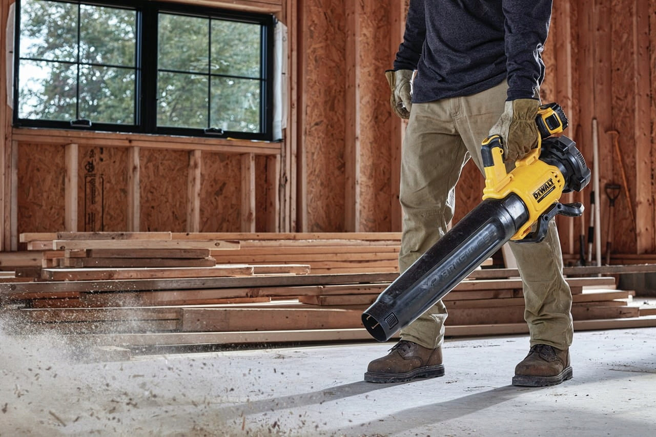18V XR Cordless Blower 200 km/h DeWalt DCMBL562N Output 1 m3/min