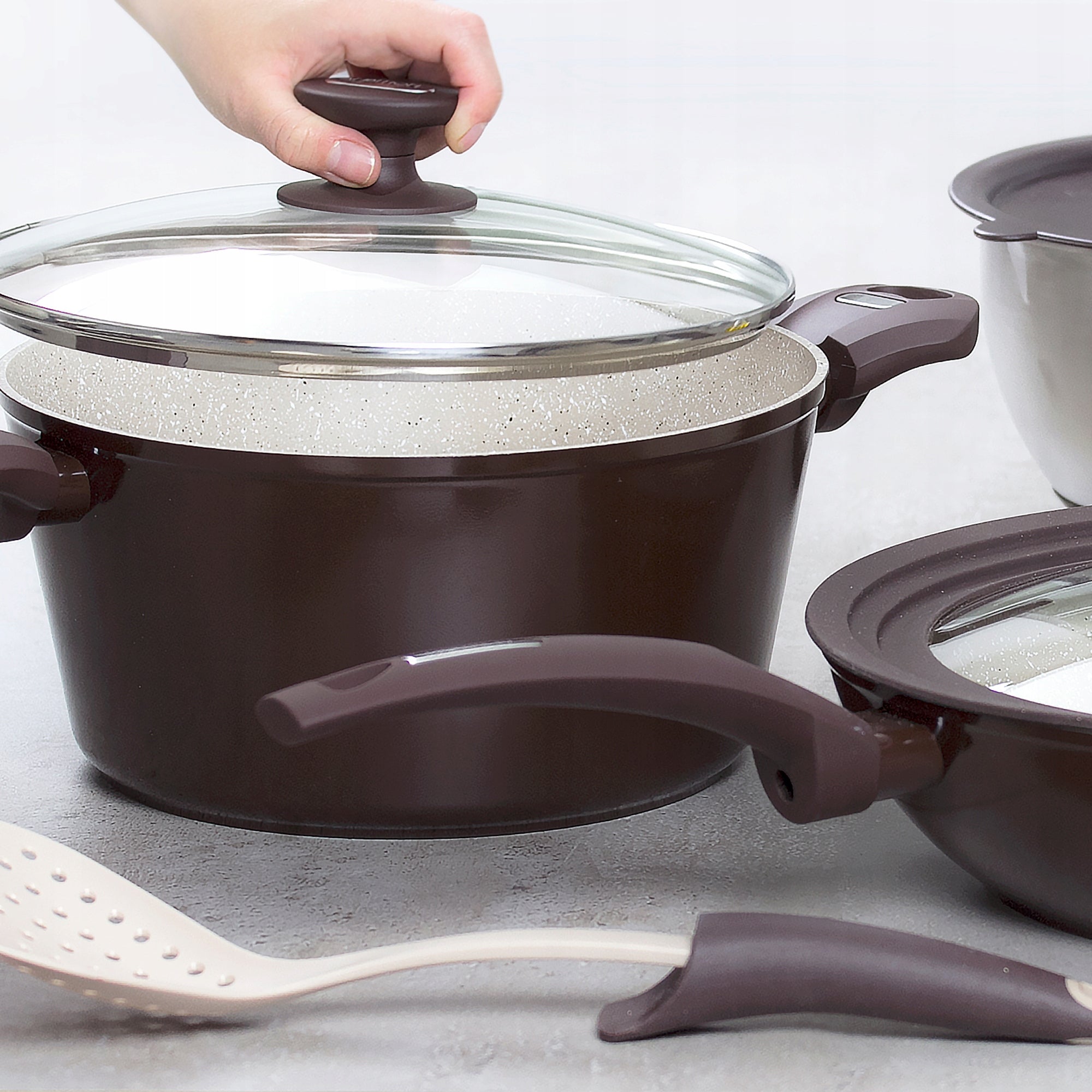20028 AMBITION POT WITH LID 28 CM INDUCTION Line Brown Stone