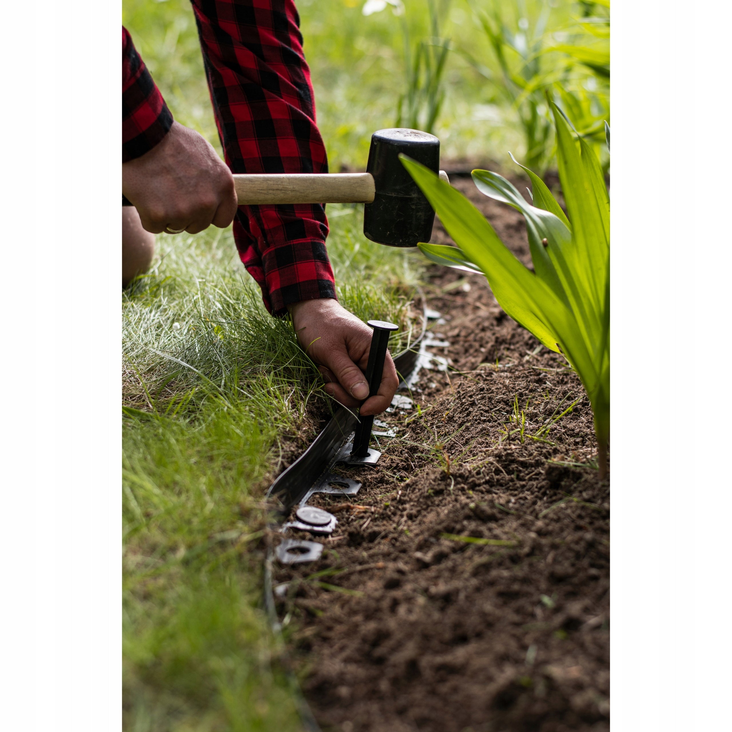 20m Lawn edging 6cm 60mm + anchors 60pcs - Garden edging Black Material plastic