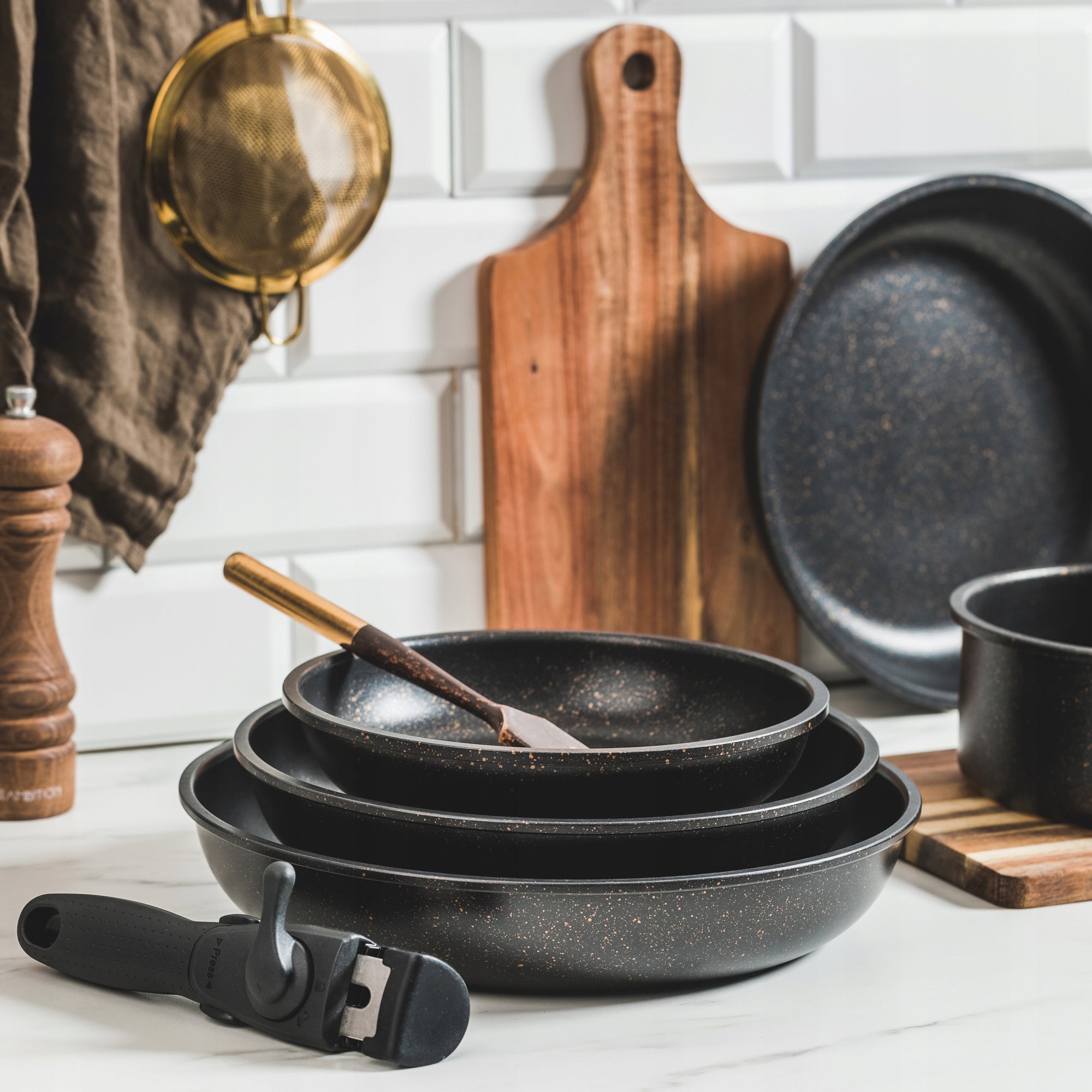 29487 Set of pans with detachable handle Gold 3-element AMBITION Brand Ambition