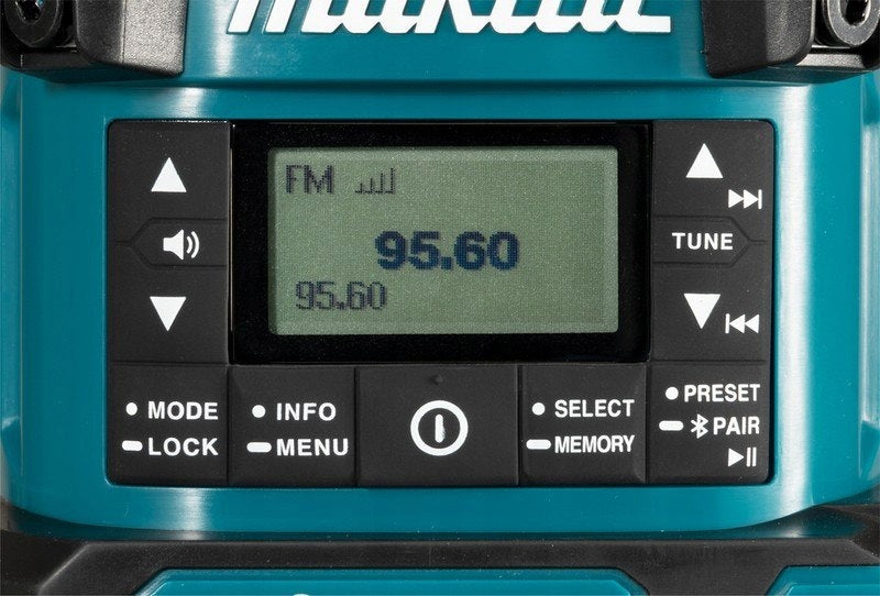 2x RADIO RECEIVER WITH LAMP AND FLASHLIGHT 40VMAX XGT 0*AH Brand Makita