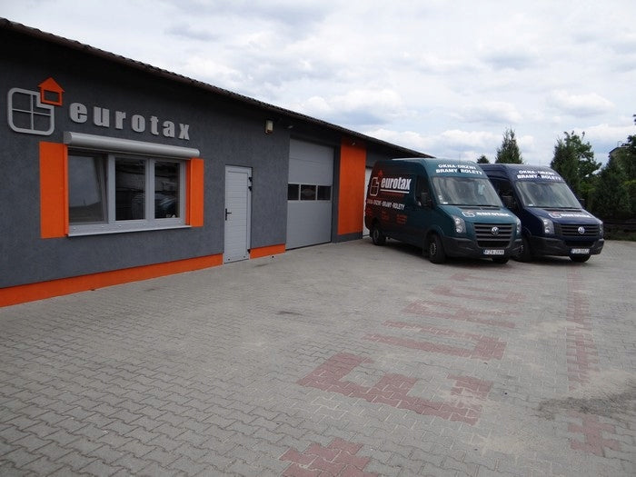 3X3 INDUSTRIAL GARAGE SECTIONAL GATE IN HAND Brand no brand