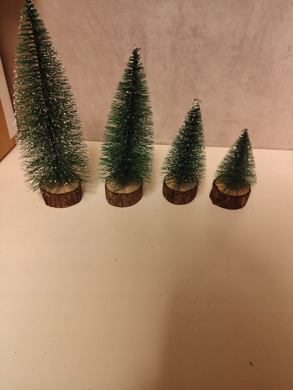 4 Pieces Green Snow Effect Christmas Trees Decoration Set