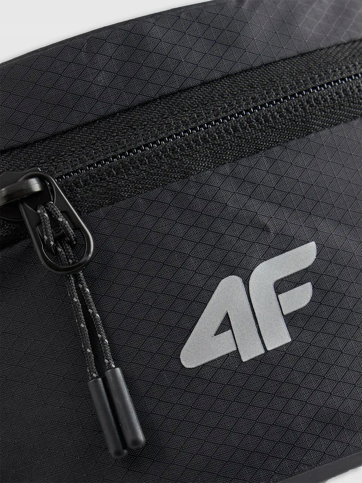 4F SACHET BUM BAG U161 BLACK RIP-STOP 10,5x29cm (height x width) Manufacturer code 4FWSS26AWAIU161 20s