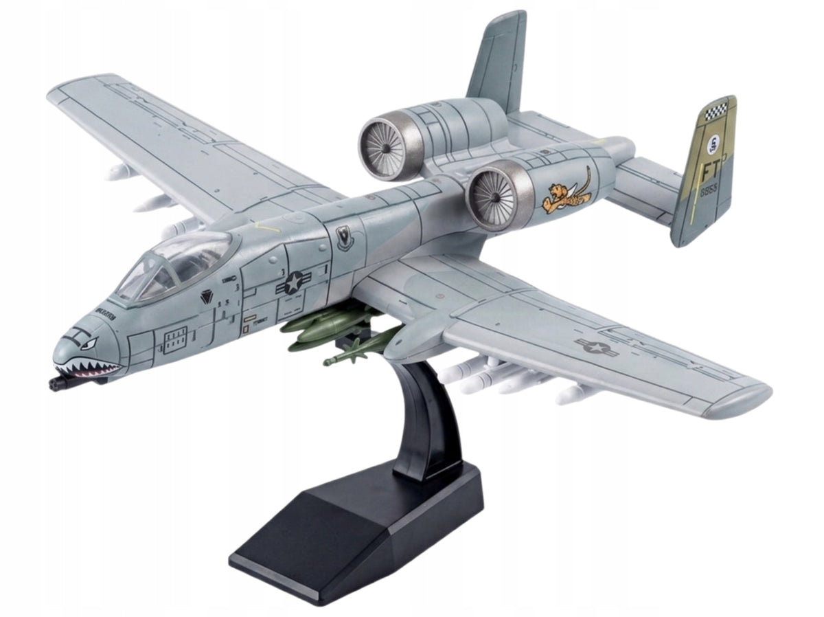 A-10 Thunderbolt Assault Aircraft 1:72 Scale Construction Kit Packaging status original
