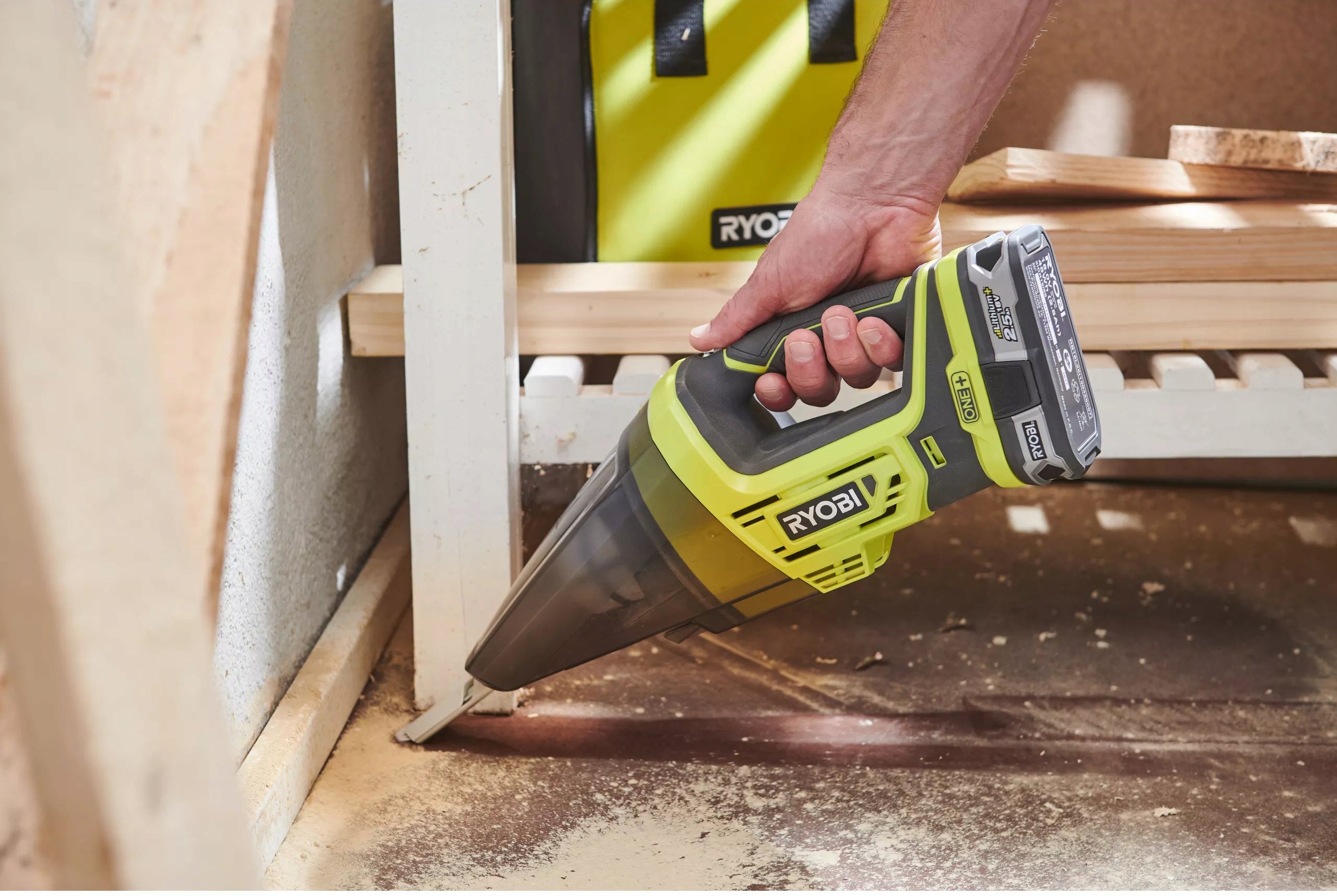 AKU 18V RYOBI R18HV-0 HANDHELD CAR VACUUM CLEANER Brand Ryobi