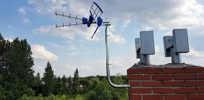 ANTENNA HOLDER FOR TERRESTRIAL SATELLITE DISH WALL STEEL MAST 30/110 Manufacturer code Uchwyt antenowy TV-SAT 30/110cm