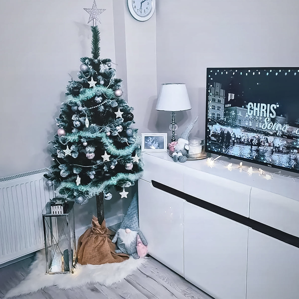 ARTIFICIAL CHRISTMAS TREE ON THE TRUNK BEAUTIFUL DIAMOND PINE DENSE SNOW-COVERED 180 CM Packaging status original