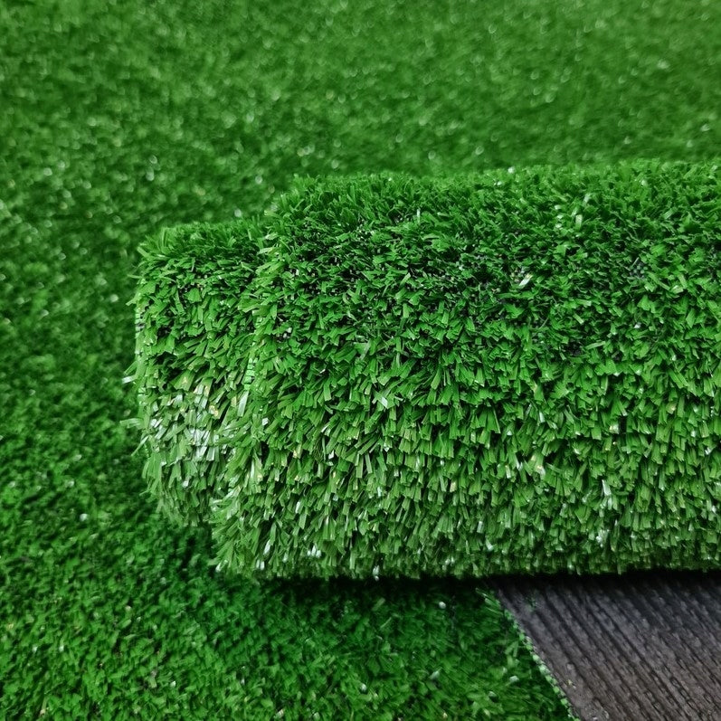 ARTIFICIAL GRASS GREEN OUTDOOR CARPET 2m x 5m BALCONY GARDEN TERRACE 5mm Manufacturer code OXIDE - SZTUCZNA TRAWA 5mm 200cm x 5m