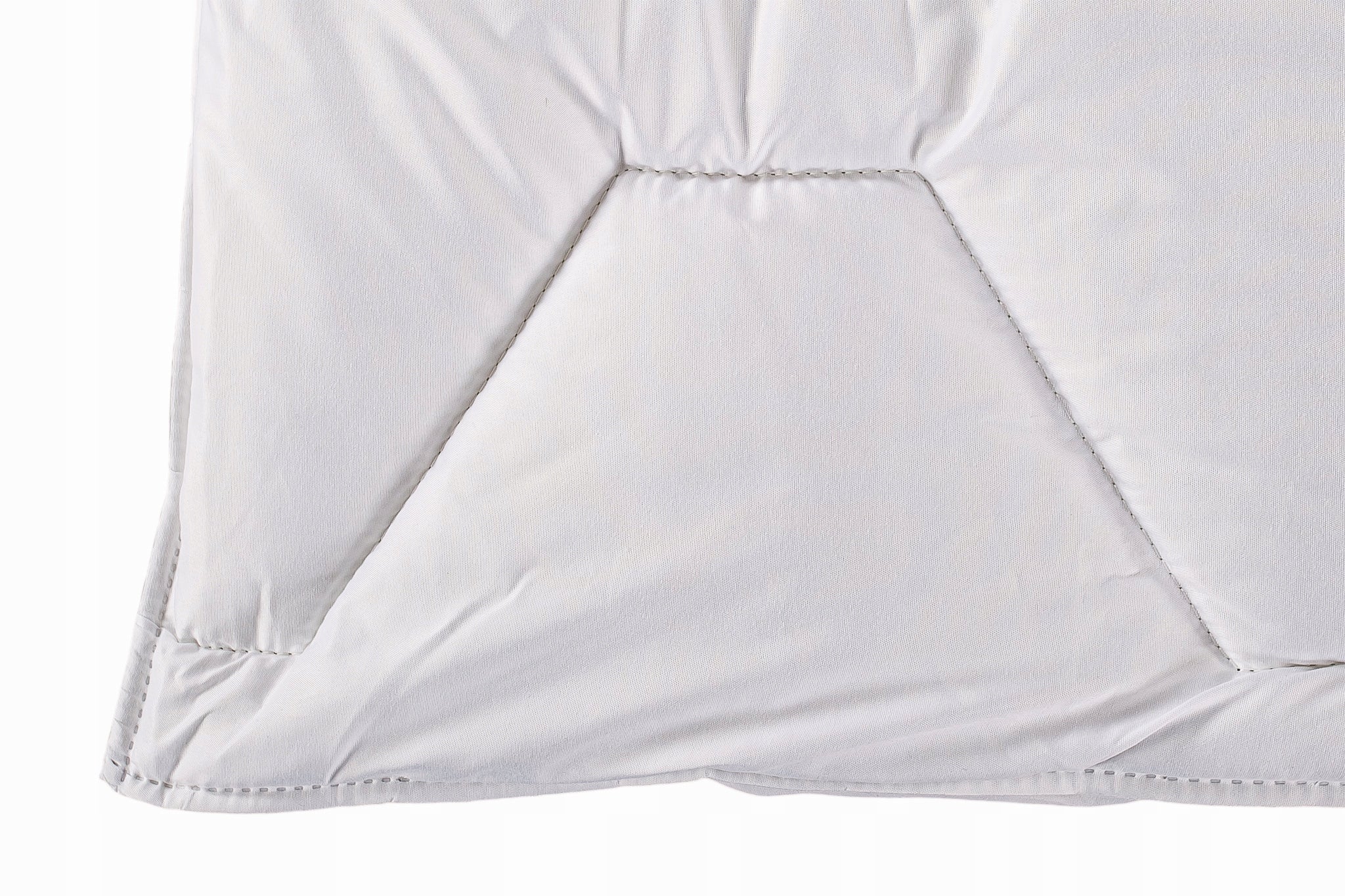 All-Year Quilt 160x200 AMW Medical Anti-Allergic Quilted Poland 1400g Medical device type accessories for a medical device or a product without an intended medical purpose