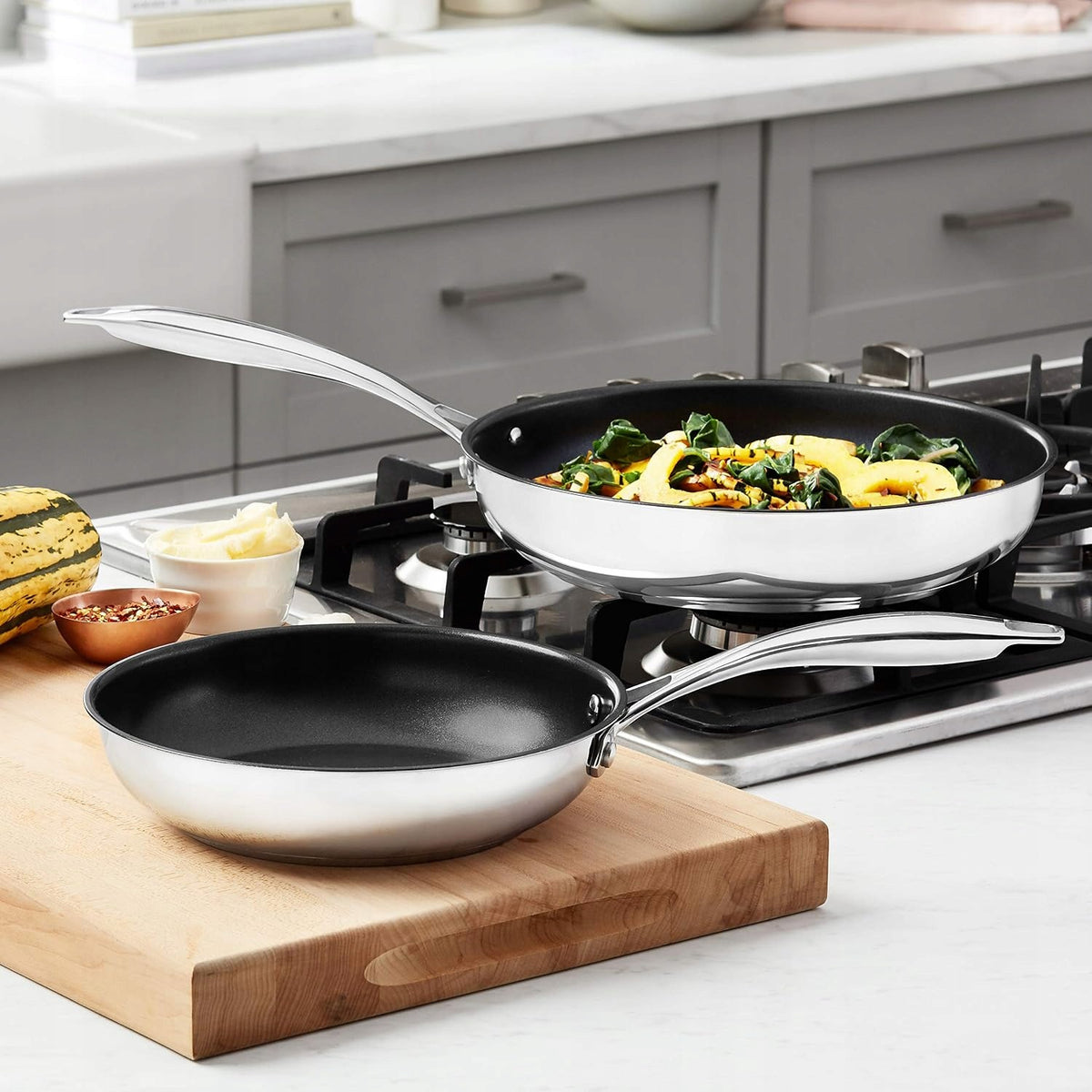 Amazon Basics 2-Piece Pan Set Packaging status original