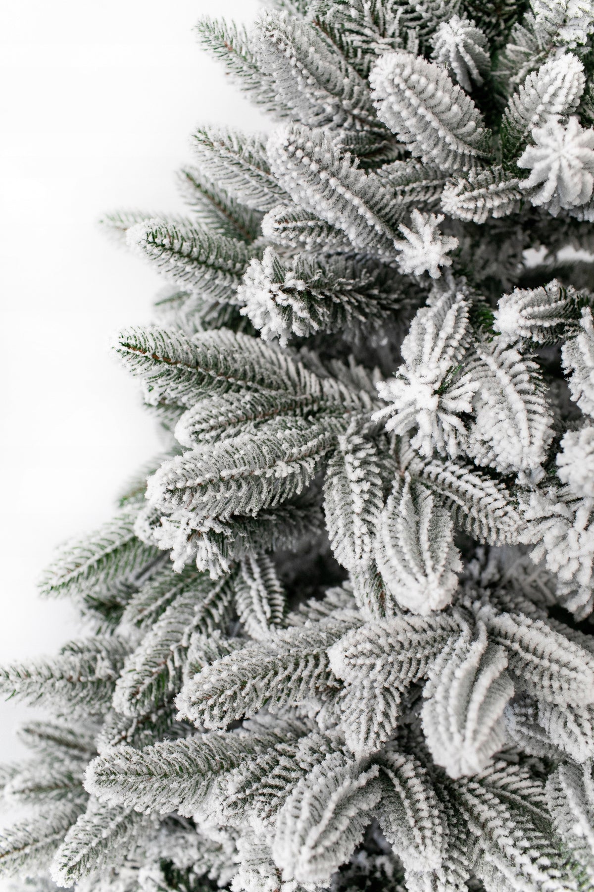 Artificial Christmas Tree Snow-covered PE+PVC Spruce Global 2.10 m Manufacturer code 2929000003072