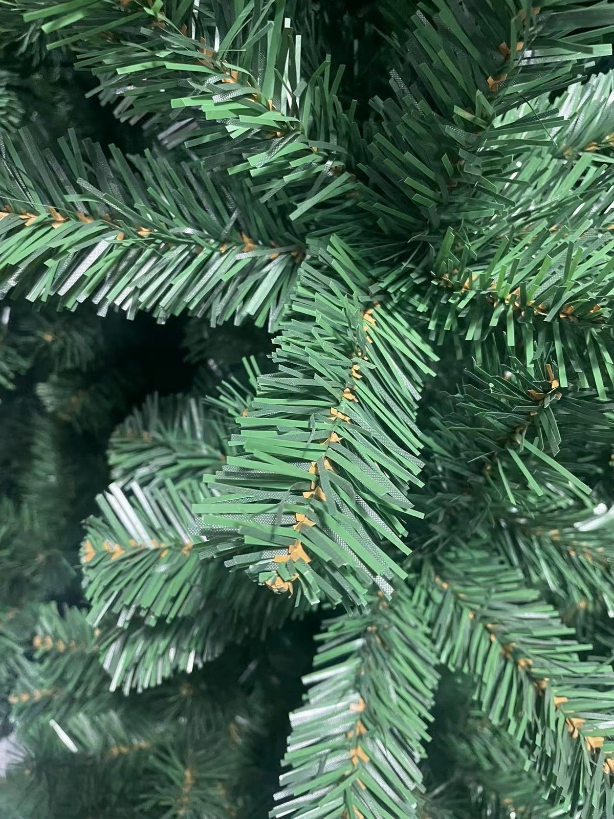 Artificial Christmas tree as live 150 cm green dense 450 twigs on a stand MTA Manufacturer code choinka 150cm