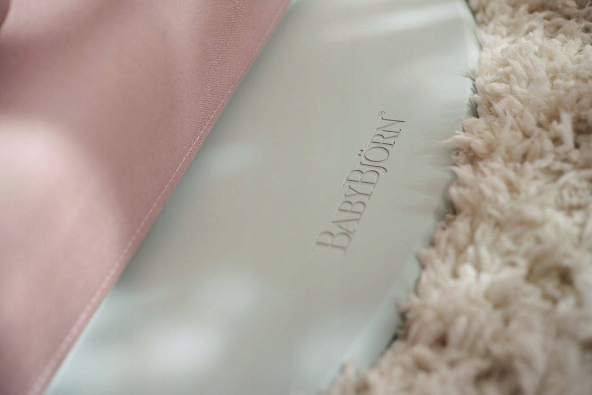 BABYBJORN LOUNGER UP TO 13 KG BLISS WOVEN PETAL QUILT DUTSY PINK Packaging status original
