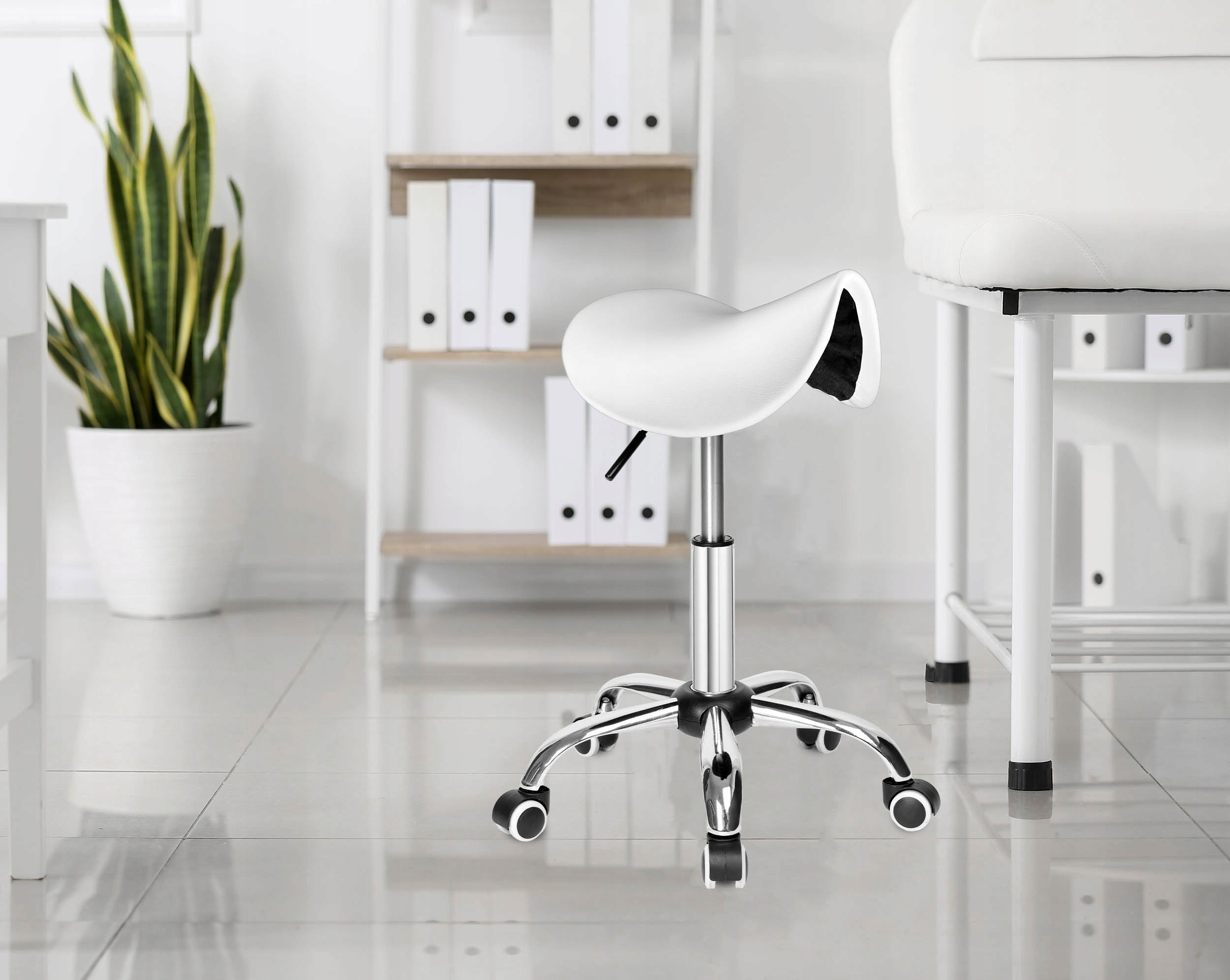 BAR STOOL COSMETIC STOOL HAIRDRESSER STOOL ON WHEELS ROTATING SPA SADDLE Model 5199841