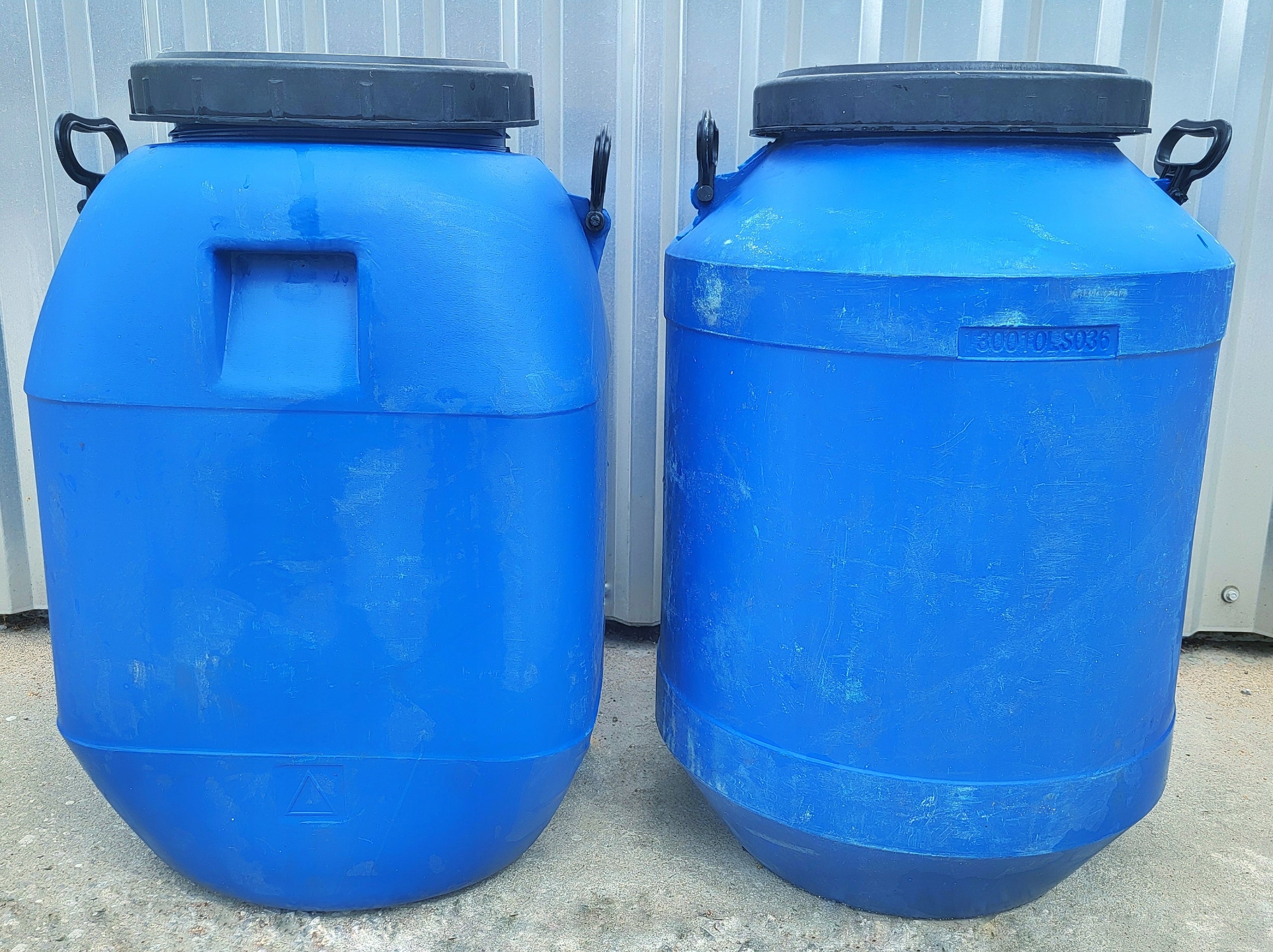 BARREL 60L SCREWED with handles USED square MASSIVE Packaging status original