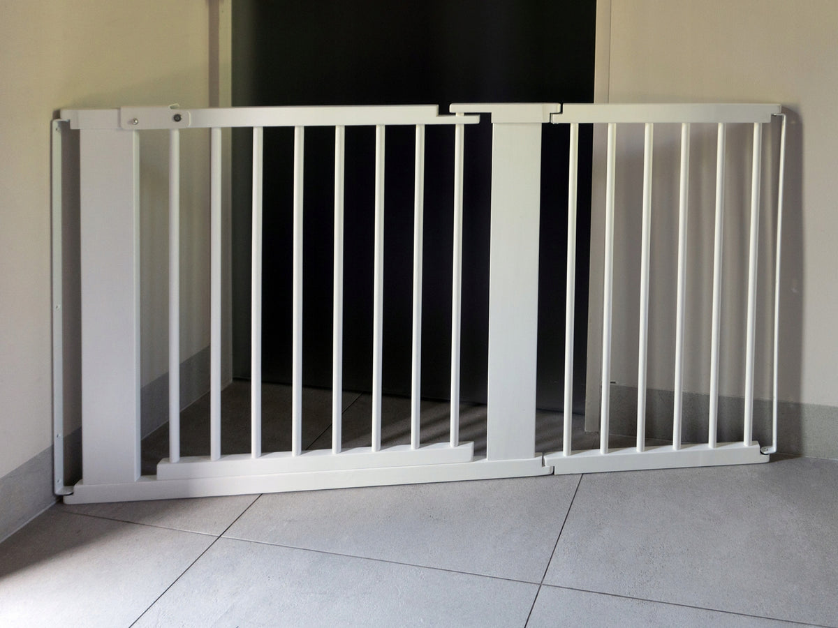 BARRIER PROTECTIVE GATE SECURING THE DOOR STAIRS FIREPLACE up TO 140 cm EAN (GTIN) 5904183160955