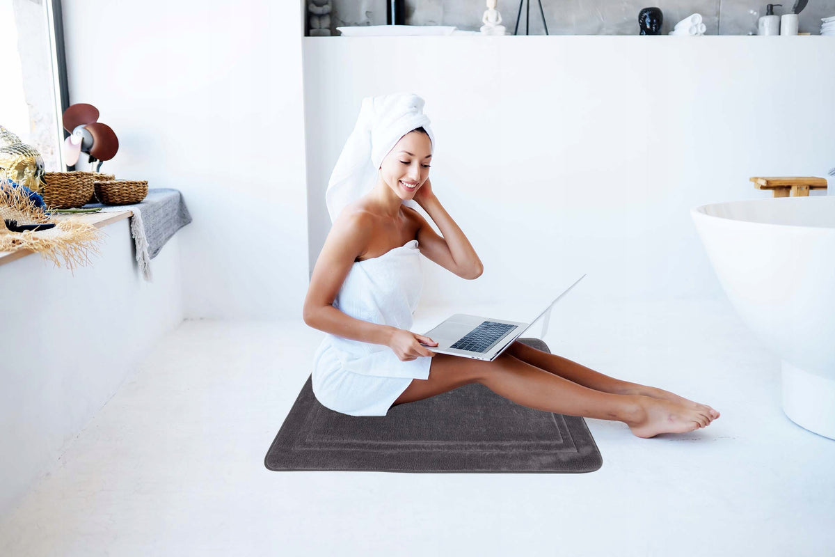 BATHROOM RUG 60x90 cm | THICK, ABSORBENT, SOFT MEMORY | PERFECT GIFT Brand ELSIMONE CARPET