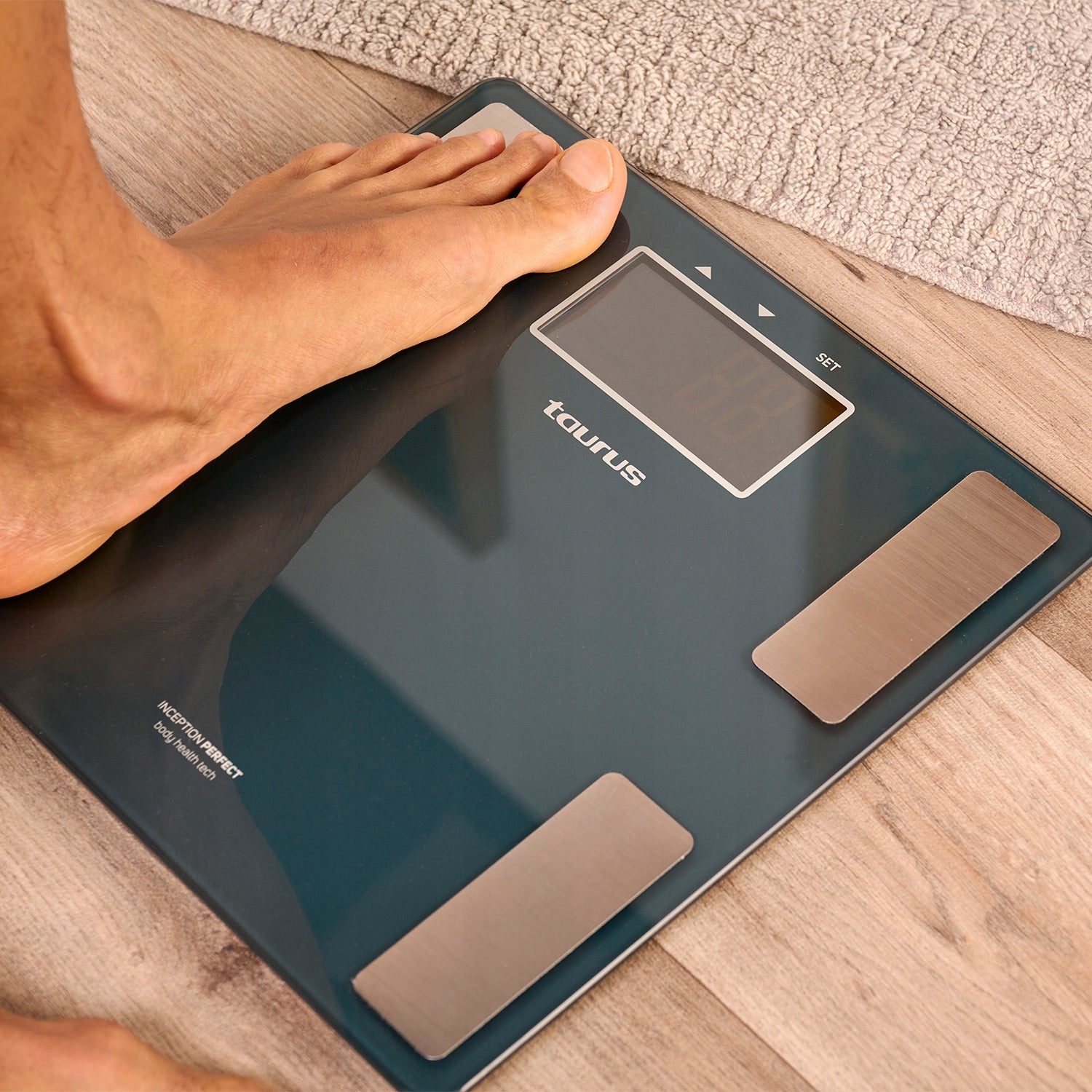 BATHROOM SCALE ANALYTICAL ELECTRONIC GLASS FAT MEASUREMENT Taurus Maximum load 180 kg