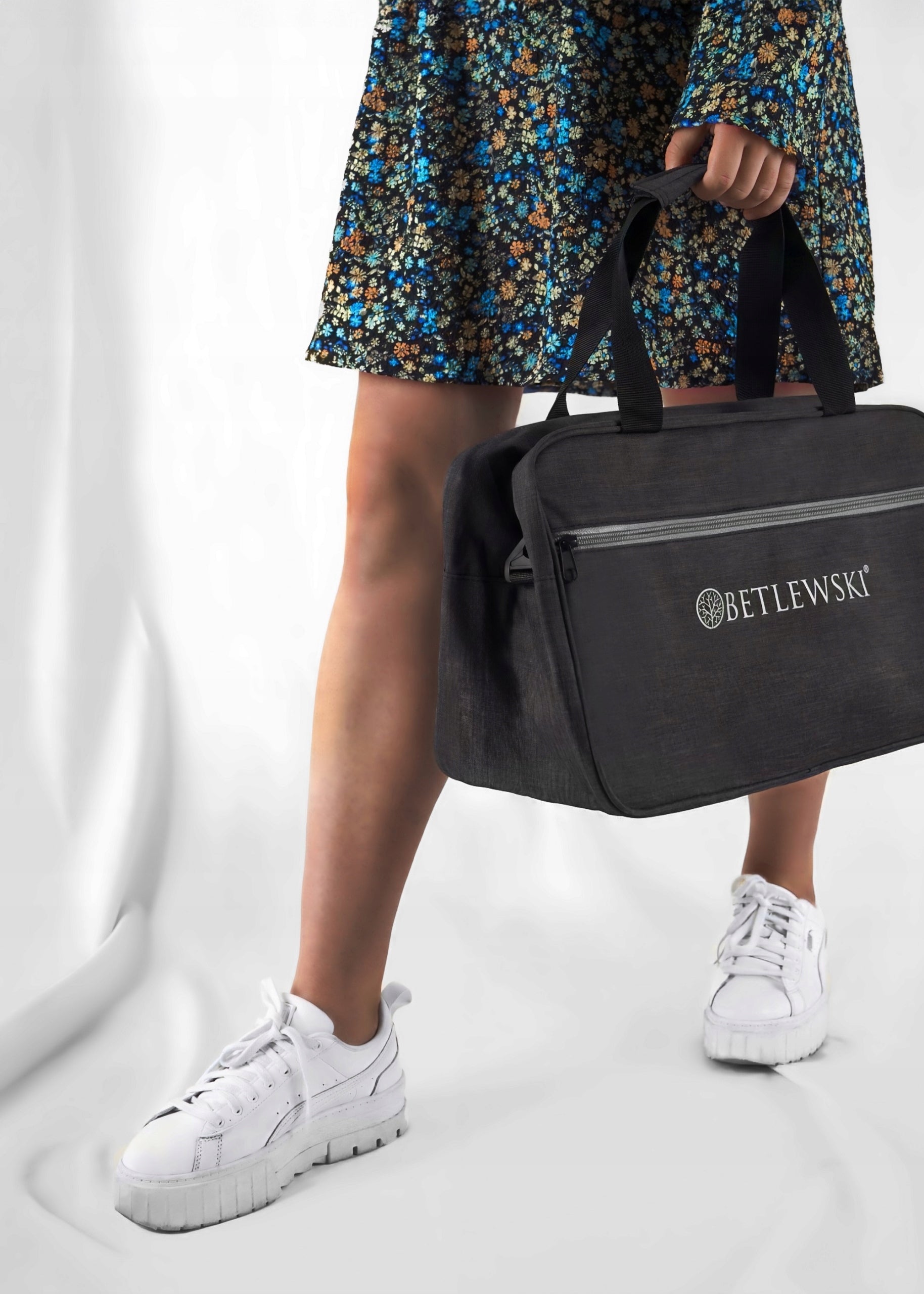 BETLEWSKI travel bag hand shoulder roomy lightweight wide zip pockets Manufacturer code EPO-4839 CZARNY