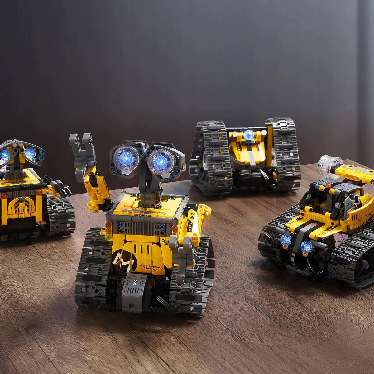 BLOCKS ROBOT PROGRAMMABLE SET 672EL. REMOTE CONTROLLED WITH APP AND REMOTE CONTROL Brand no brand