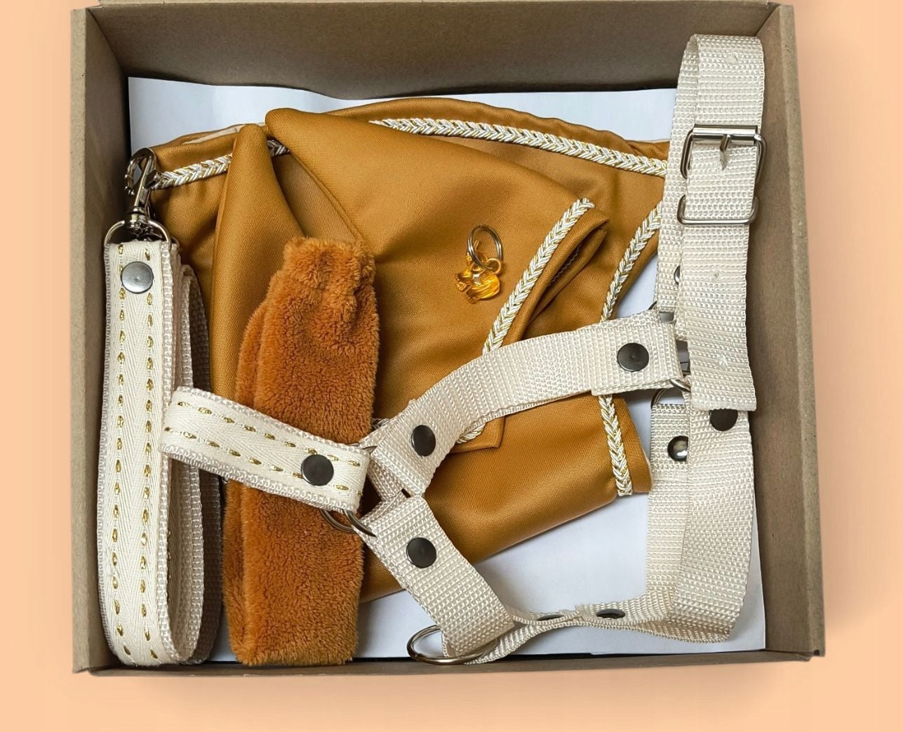 BOX WITH ACCESSORIES FOR HOBBY HORSE A3 - MUSTARD-ECRU