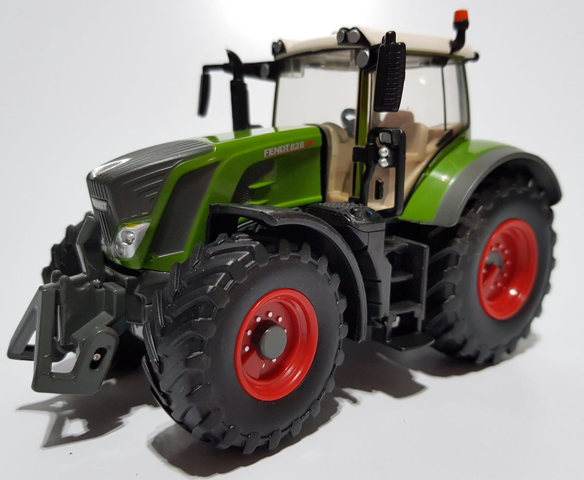 BRITAINS 43177 TRACTOR FENDT 828 VARIO scale 1:32