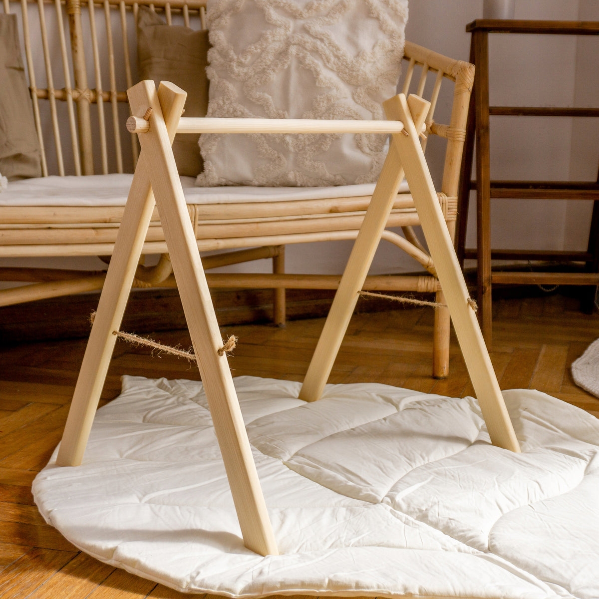 Baby Gym Wooden – Montessori Infant Educational Stand