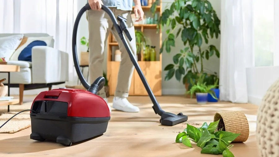 Bagged vacuum cleaner BOSCH BGB 38RD2 Dominant color red
