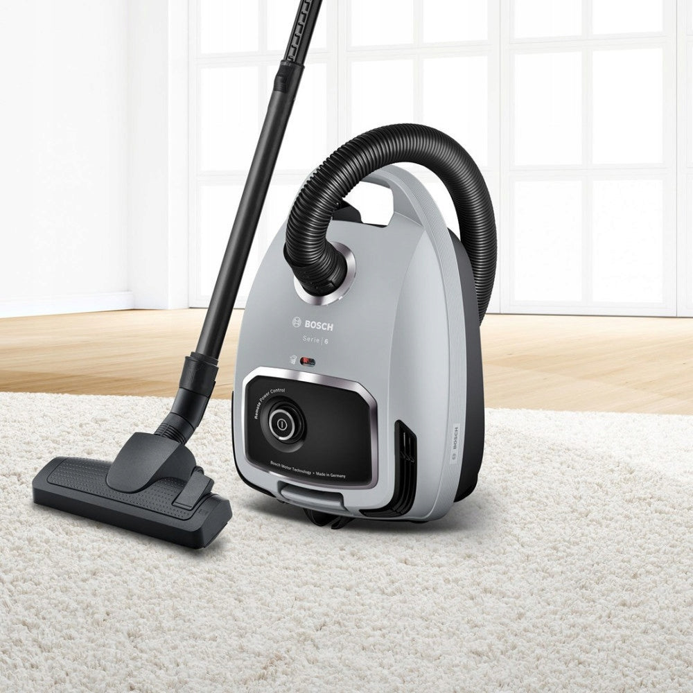 Bagged vacuum cleaner BOSCH BGB 6X330 Packaging status original