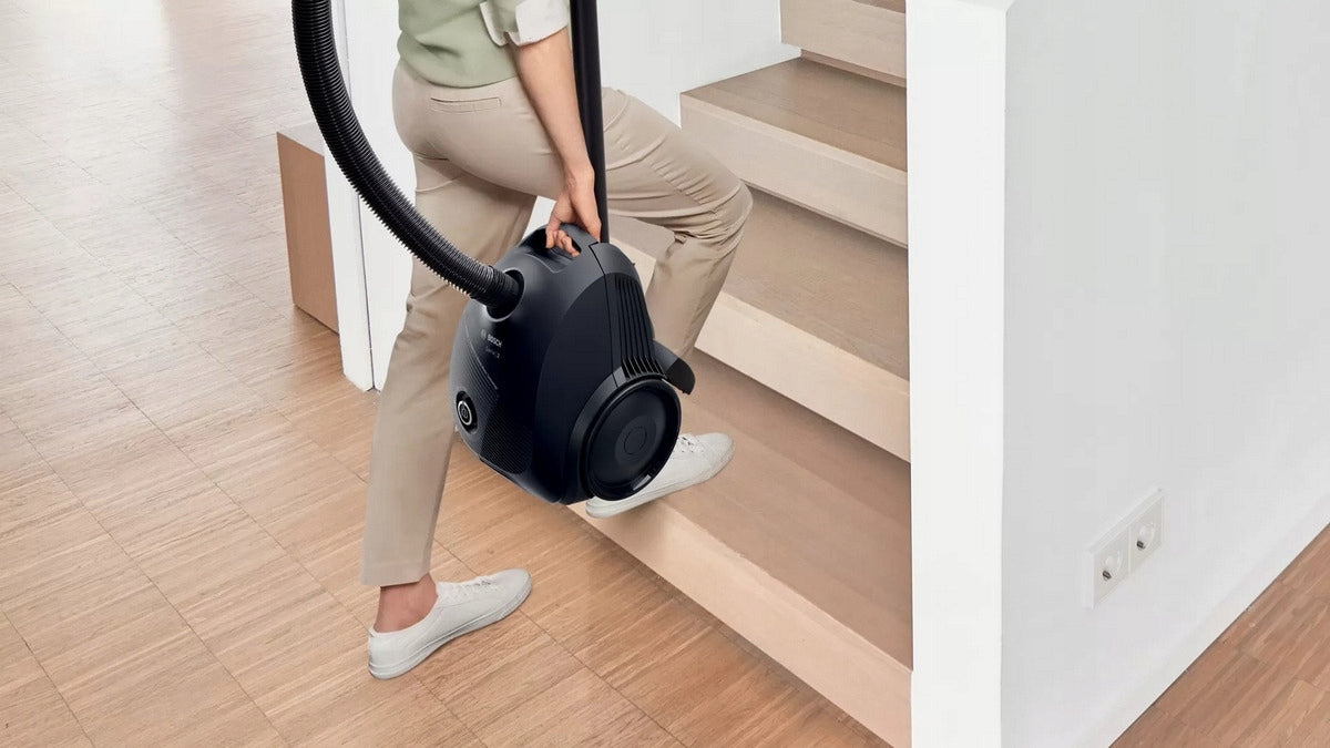 Bagged vacuum cleaner BOSCH BGLS2BA1 HEPA filter 600W Dominant color black