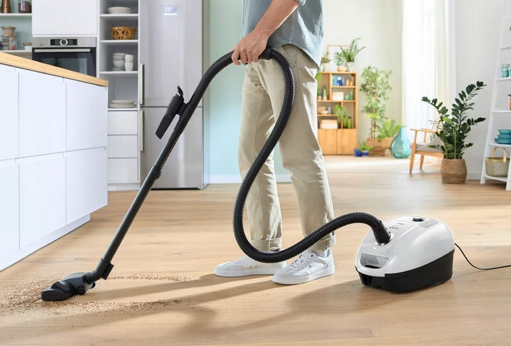 Bagged vacuum cleaner Bosch BGL 38WH2 filter PureAir 600W PowerProtect Brand Bosch