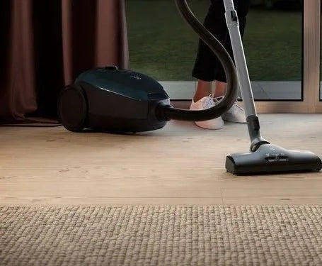 Bagged vacuum cleaner Electrolux PD82-4ST Operating range 12 m