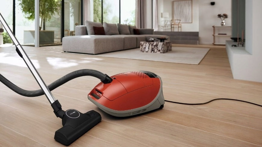 Bagged vacuum cleaner Miele Terra Guard M1 ComfortFit 890W + HyClean Pure bag Brand Miele