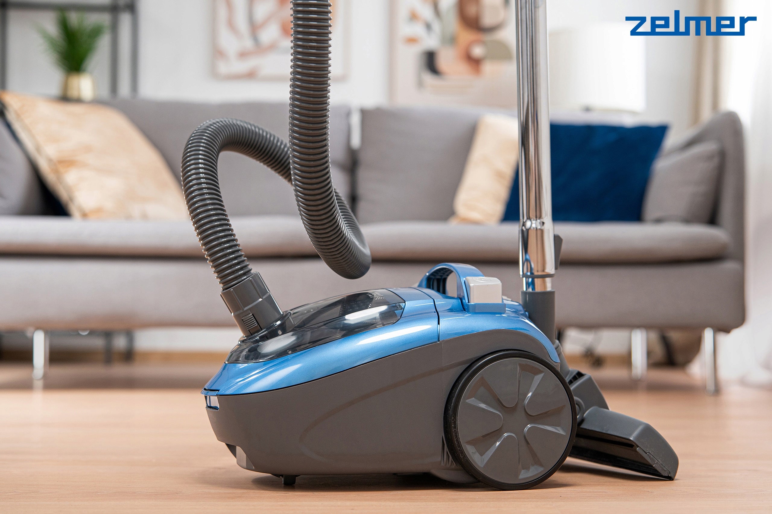 Bagless vacuum cleaner 2in1 Zelmer Radek ZVC032P 800W power regulation Manufacturer code ZVC032P