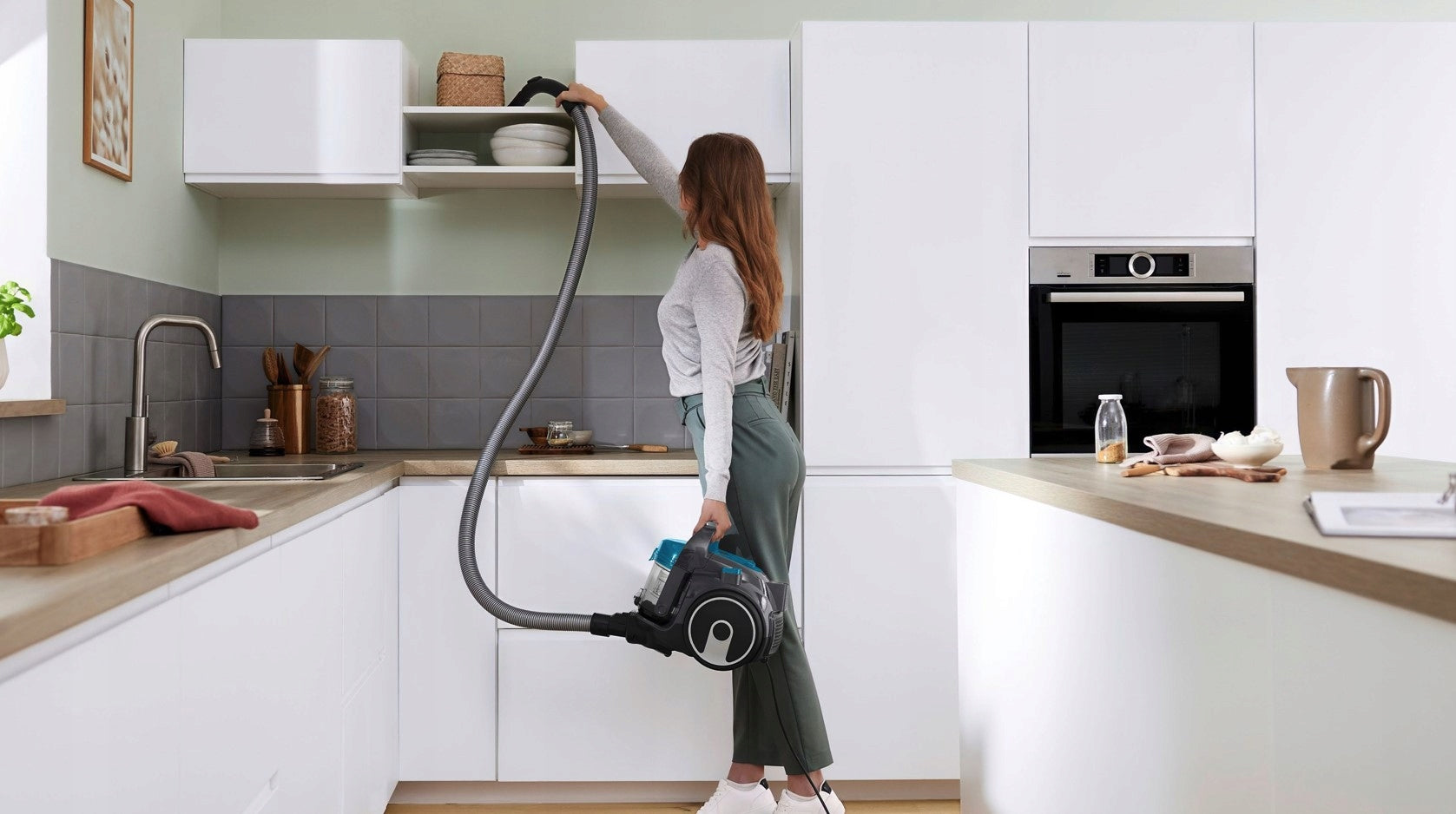 Bagless vacuum cleaner Bosch BGS05X240 Power rating 700 W