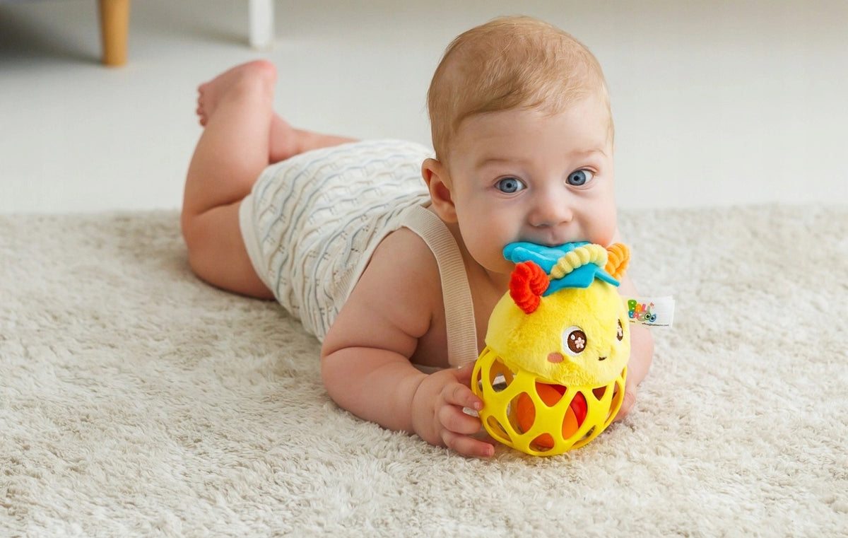 Balibazoo. Pineapple ball- rattle Dumel Discovery Manufacturer code balibazoo