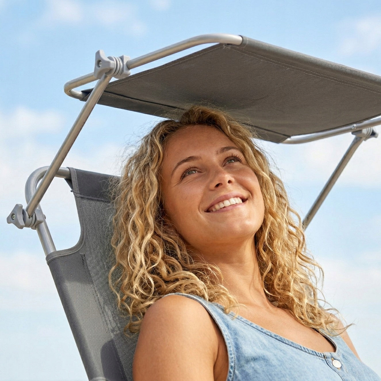 Beach Lounger Grey Folding 186CM Terrace Garden Adjustable Canopy Packaging status original