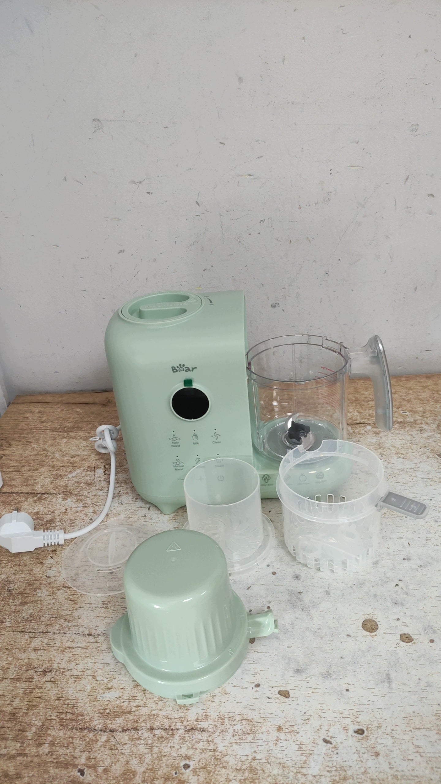 Bear 6-in-1 steamer with mixer, for preparing baby meals Medical device no
