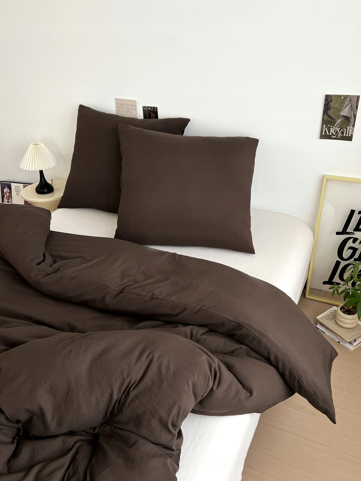 Bedding 160x200 + pillowcases dark brown without pattern microfiber set Manufacturer code Pościel 160x200 gładka elegancka modna