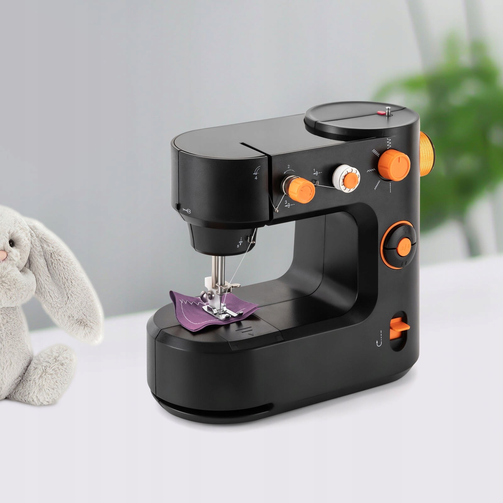 Black Sewing Machine Free Arm Super Utility Stitch Sewing Machine 100-240V Manufacturer code YSXK6VW4EUZH8