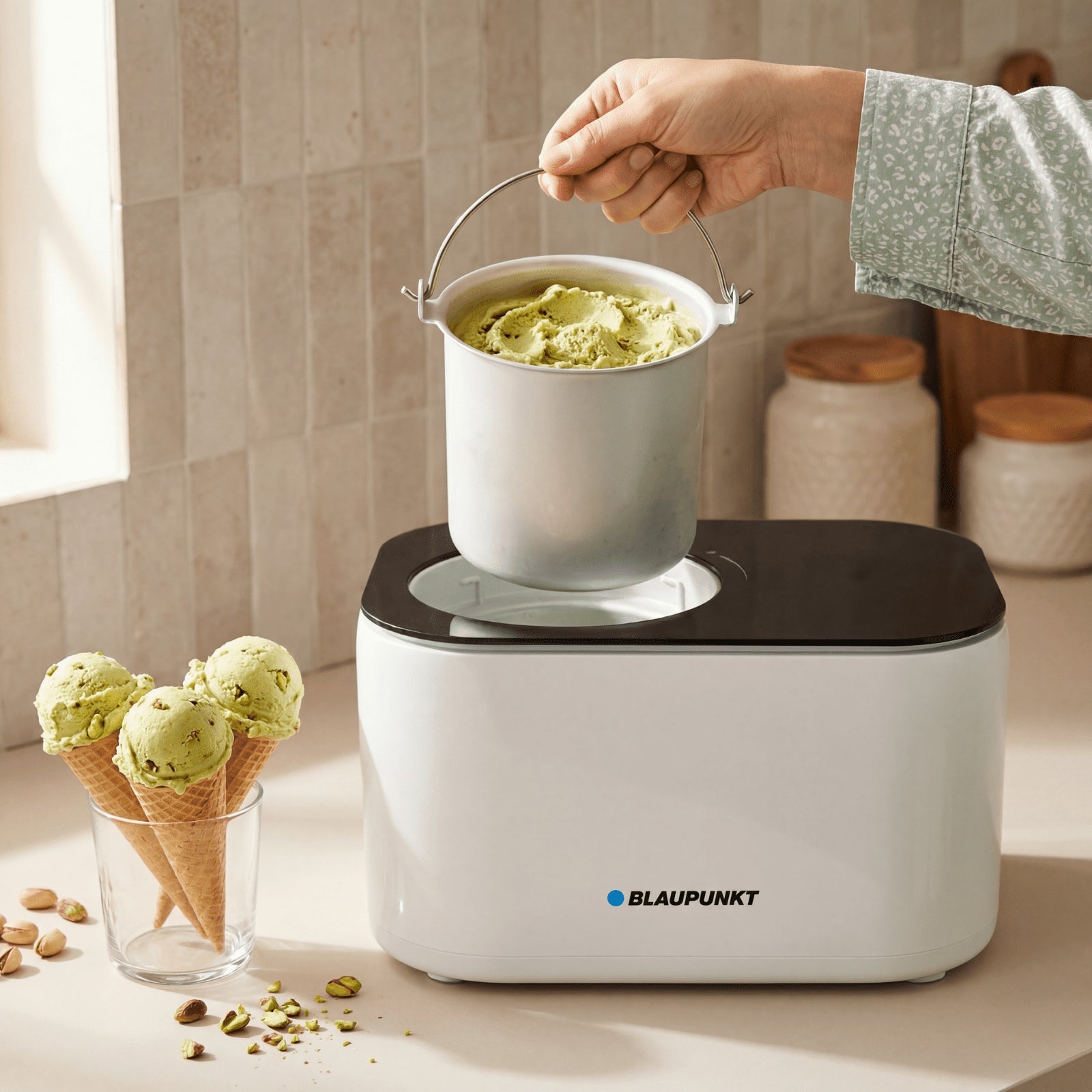 Blaupunkt ICM401 Ice Cream Machine With Compressor 1L 100W Yogurt Machine Brand no brand