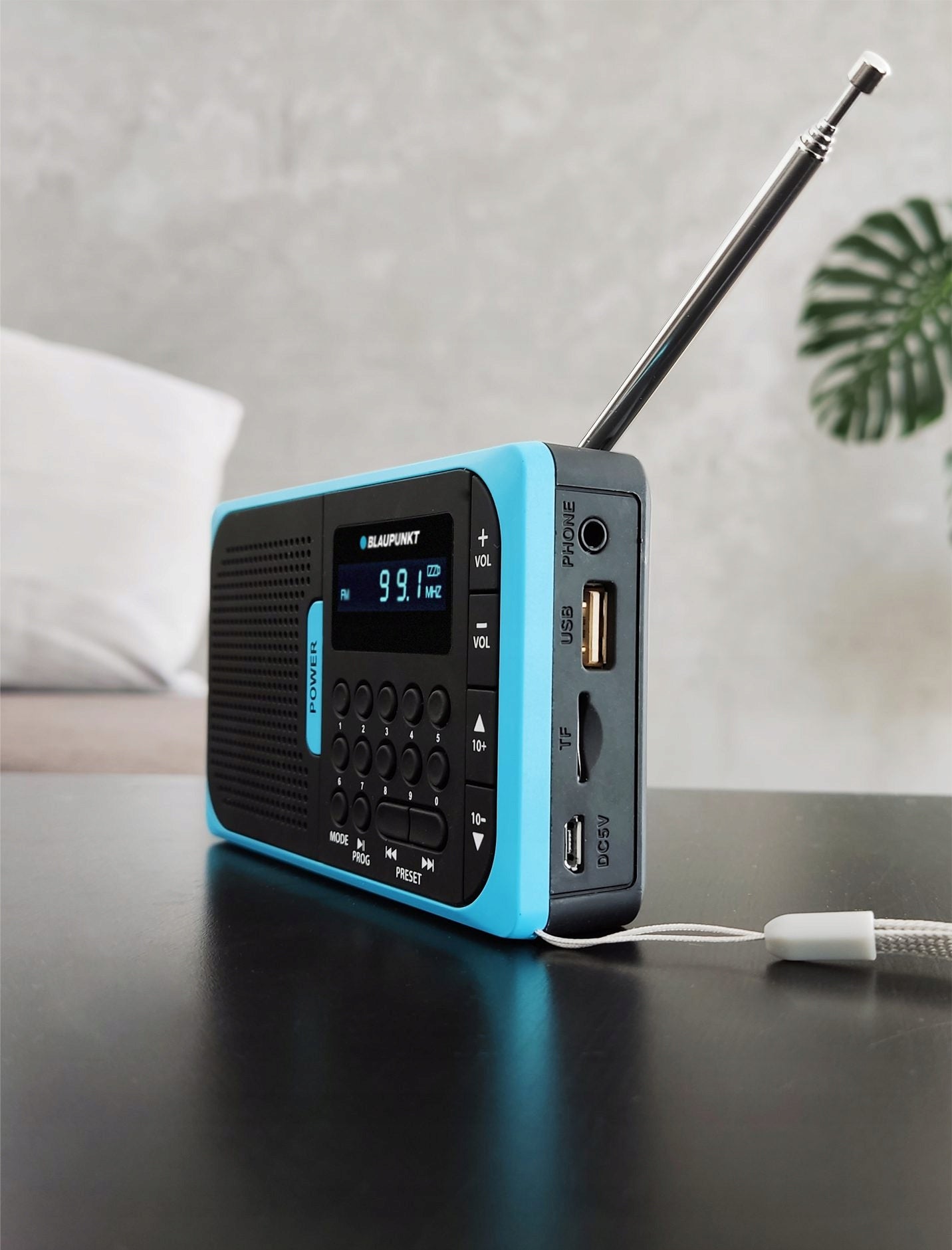 Blaupunkt PR5BL Portable AM/FM MP3 SD USB Radio with Telescopic Antenna Manufacturer code PR5BL