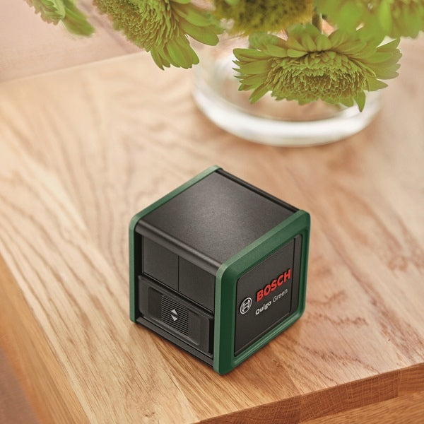 Bosch DIY Quigo Green Cross Laser with Tripod 0603663CZ1 Power supply batteries
