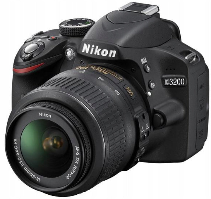 CAMERA NIKON D3200 LENS AF-S 18-55 VR stabilization