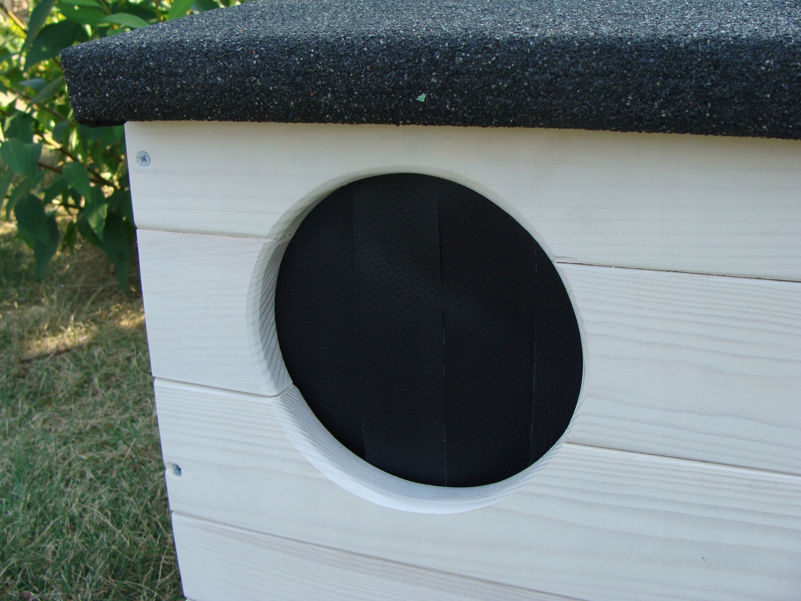 CAT DOG KENNEL S2-WHITE INSULATED WHOLE TWISTED PAINTED THICK PAPA Length 54 cm