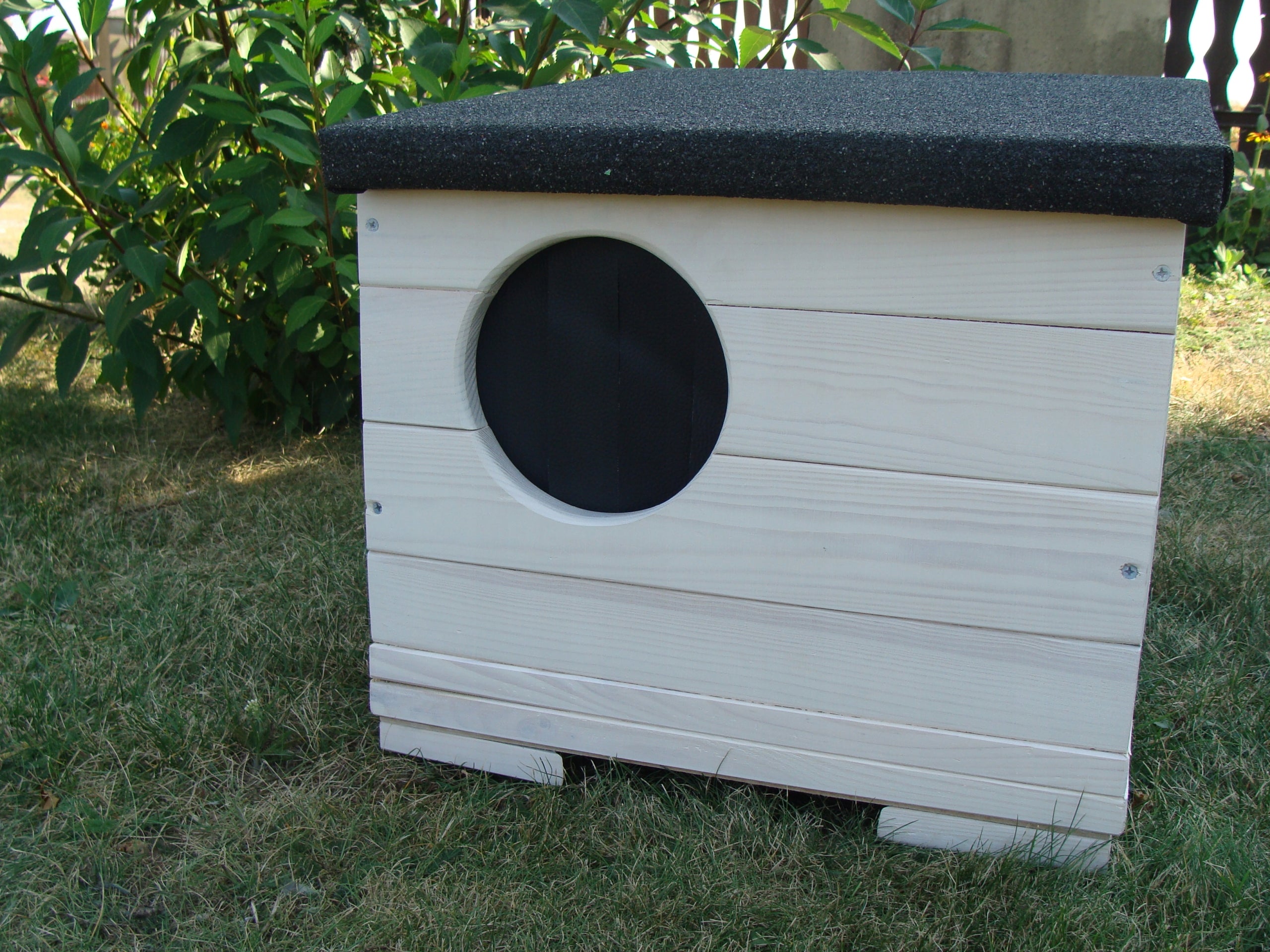 CAT DOG KENNEL S2-WHITE INSULATED WHOLE TWISTED PAINTED THICK PAPA Manufacturer code 5903917150217