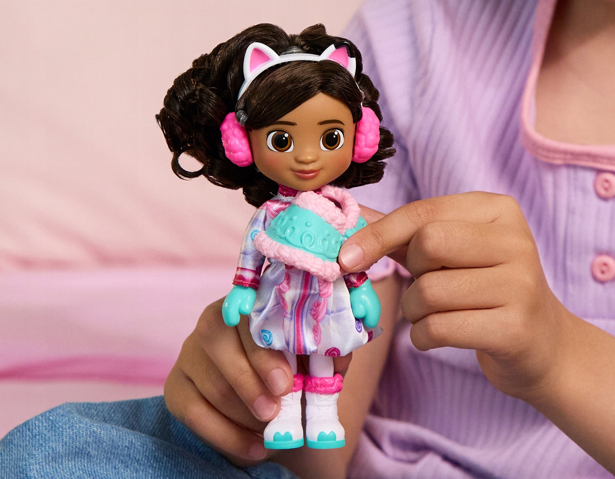 CAT HOUSE GABI MOVIE SWEET GABBY DOLL IN WINTER CLOTHES + ACCESSORIES Packaging status original