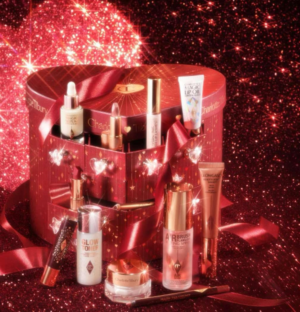 CHARLOTTE TILBURY- cosmetic case gift holy women's day OCCASION Packaging status original